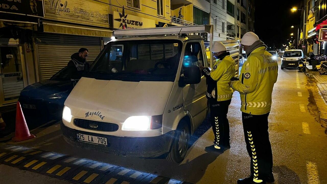 Balıkesir'de yılbaşı öncesi denetimlerde aranan 12 kişi yakalandı!