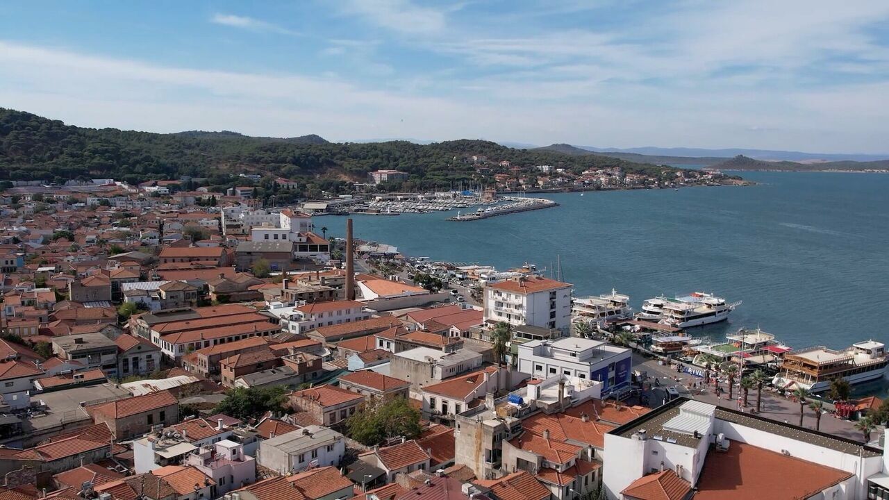 Ayvalık'ta yılbaşı yoğunluğu! Tatilciler yine Ayvalık'ı tercih etti...