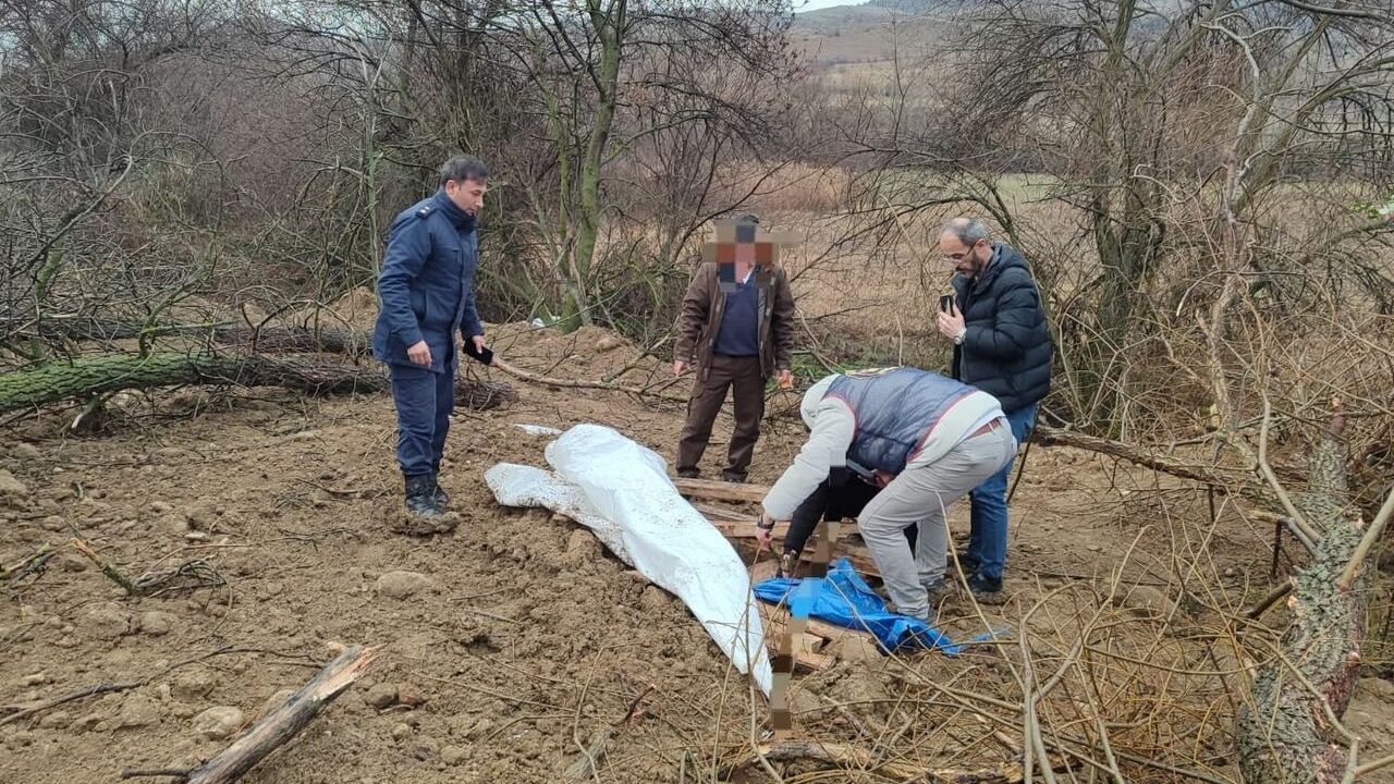 Traktörü toprağa gömdü, çalıntı ihbarı yaptı!