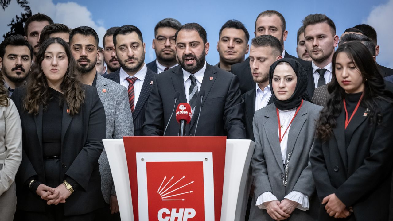 CHP Gençlik Kolları'ndan Cenk Aydın'a destek açıklamaları