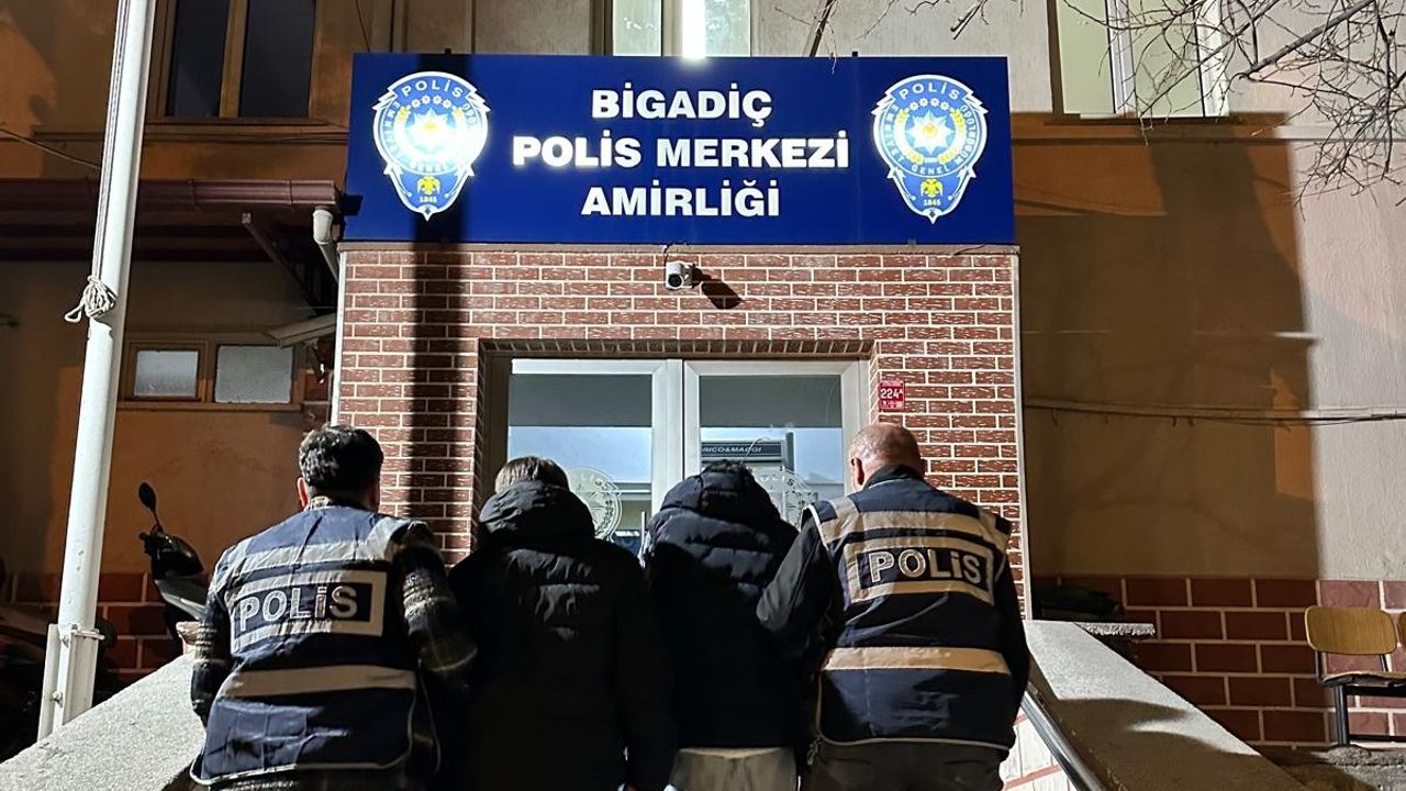 Bigadiç’te 1,5 Milyon Liralık Dolandırıcılık! Sahte Emniyet Müdürleri Yakalandı