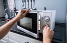 Mikrodalga gerçeği! Yemek ısıtmak gerçekten güvenli mi?