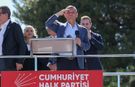 “Özgür Özel’den Ahmet Akın’a Övgü: ‘25 Aydır Gece Gündüz Çalışıyor’”