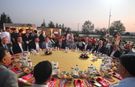 Forma satarak gelecek kurulmaz! Yardımla, destekle nereye kadar?