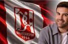 İsmail Özkan'dan kırmızı beyaz sevda