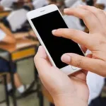 Liselerde Cep Telefonu Dönemi Sona Erdi! Yeni Yasak 1 Eylül’de Başlıyor: Fransa’da Yeni Eğitim Dönemi