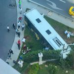 İstanbul’da İETT Otobüsü Sitenin Duvarına Çarptı! Çok Sayıda Yaralı Var!