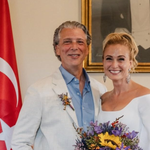 2,5 Yıllık Aşk Evlilikle Taçlandı! Ceyda Düvenci ile Güçlü Mete Yurtdışında Evlendi!