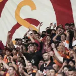 Galatasaray Taraftarından Yönetime Sert Tepki: "İstifa" Tezahüratları Yükseldi!
