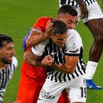 Beşiktaşlı Leandro Trossard'dan Hakem Tepkisi: "Bana Tokat Attılar, Net Kırmızı Kart!"