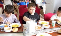 Burhaniye'de Öğrencilere Destek: Askıda Yemek Uygulamasıyla Dayanışma Büyüyor
