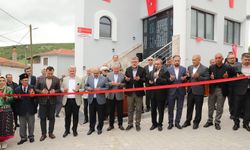Kepsut’ta 1.5 Yılda Tamamlandı! Danahisar Camii Dualarla Açıldı