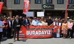 CHP'liler Özgür Özel'e saldırıyı protesto etti