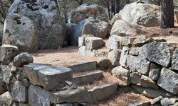 Perperene Antik Kenti: Bergama’nın Gölgesindeki Tarihî Hazine