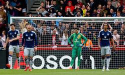 Altay Bayındır'ın Premier Lig Kabusu: Manchester United 7 Gollü Maçta Brentford’a Boyun Eğdi!