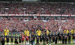 Eskişehirspor’dan Tarihi Geri Dönüş! Kırmızı Şimşekler 3. Lig’e Yükseldi