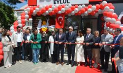 Balıkesir’de Eylül Eczanesi Hizmete Açıldı! Açılış Törenine Yoğun İlgi