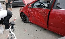 Burhaniye’de Otomobil Motosiklete Çarptı! 2 Yaralı Var