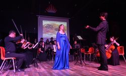 Ayvalık'ta Müzik Şöleni: Güzel Sanatlar Lisesi Öğrencilerinden Kulakların Pasını Silen Konser
