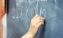 2026 Zamlı Ek Ders Ücretleri Belli Oldu! Vergi Dilimine Göre Net Ödemeler Ne Kadar? DYK, Ek Ders Ücreti Kaç TL Oldu?