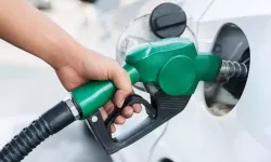 Akaryakıtta Tarihi İndirim! Gece Yarısı Tabelalar Değişiyor: Motorin ve Benzine Büyük İndirim Kapıda!