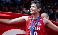 Japonya - Türkiye Voleybol Maçında Ebrar Karakurt Neden Yok? Sakat mı? Ebrar Karakurt Neden Milli Takım'da Yok?