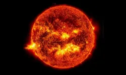 Güneş'te Dev Patlama! Güneş Patlaması Nelere Yol Açabilir? Türkiye'den Aurora Görülebilir!