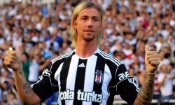 Real Madrid Efsanesi Guti'den Arda Güler’e: "Tıpkı Benim Gibi, Paralel Hayatlar Yaşıyoruz"