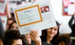 MEB 2026 Yaz Tatili Takvimini İlan Etti! Okullar Ne Zaman Kapanacak, Karneler Ayın Kaçında Verilecek? İşte O Tarih...