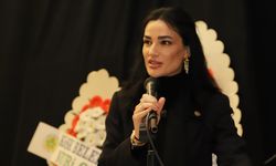 AK Parti Aydın Milletvekili Seda Sarıbaş Rozet Töreninde Fenalaştı!