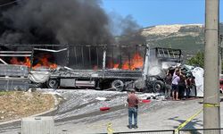 3 Tır Birbirine Girdi! 1 Kişi Öldü 2 Kişi Yaralandı!