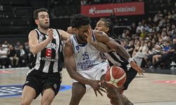 Beşiktaş’tan Dev Zafer! Anadolu Efes’i Deplasmanda Yıktı, Final Bileti Beşinci Maça Kaldı