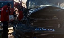 Balıkesir’de Feci Kaza! Tomruk Yüklü Kamyonla Çarpıştılar: 6 Yaralı