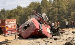 Hatay'da Feci Kaza! Freni Boşalan Vinç, Tıra Çarpıp Uçuruma Yuvarlandı!