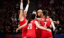 VNL 2025'te Heyecan Dorukta! Filenin Sultanları İlk Sette İtalya'ya Fire Verdi!