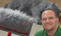 Kedilere Olan Sevgisi Hayatına Mal Oldu! Akciğerine Kedi Tüyü Kaçan Adam Yaşamını Yitirdi!