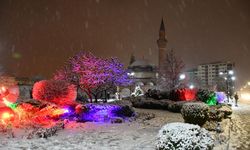 Temmuzda Kar Yağdı! Sivas’ta Gecenin Şaşırtan Görüntüleri Kamerada