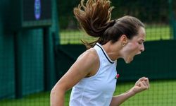 İngiltere'de Türk Rüzgarı! Zeynep Sönmez Eastbourne Açık'ta Çeyrek Finale Yükseldi: İşte Sıradaki Rakibi!