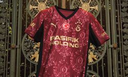 Galatasaray’ın Yeni Forması Görücüye Çıktı! Yeni Forma Herkesi Büyüledi!