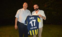 Fenerbahçe Sevgisi Forma ile Taçlandı