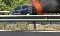 Otoyolda Korku Dolu Anlar! Seyir Halindeki Araç Alev Alev Yandı