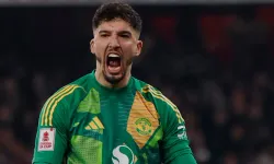Altay Bayındır’dan Tarihi Penaltı Kurtarışı! Old Trafford’da Yer Yerinden Oynadı