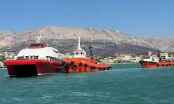 Çeşme - Sakız Adası Feribotunda Panik Anları! Feribot Kontrolden Çıktı, Yunan Gemilerine Çarptı!
