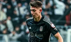 Beşiktaş - St. Patrick's Maçında Sürpriz İlk Yarı Sonucu! Demir Ege Tıknaz'ın Şık Golüyle Yeniden Oyuna Dönüldü!