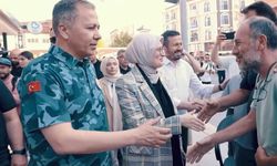 Balıkesir Sındırgı’daki 6,1’lik Depremin Ardından Ali Yerlikaya’dan Esnafa ve Vatandaşa Moral Ziyareti