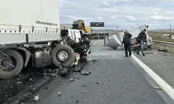 Kuzey Marmara Yolu’nda Feci Kaza: TIR Önce Gişelere Ardından Jandarma'ya Çarptı!