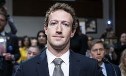 Mark Zuckerberg'ten "iPhone'a Veda" Mesajı! Yapay Zeka Çağı Başlıyor!