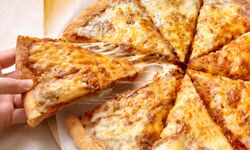 Pizzada Devrim Gibi Tasarım! Bu Adam, Kutunun Yarısıyla Sunum Yaparak Kağıt İsrafına Son Veriyor