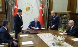 YAŞ Kararları Resmen Açıklandı: 32 General ve Amiral Terfi Etti, 61 Albay Üst Rütbeye Yükseldi! İşte İsim İsim Tam Liste