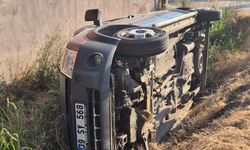Susurluk’ta Feci Kaza! 3 Kişi Araçta Mahsur Kaldı, Panik Atak Geçiren Yolcu Hastaneye Kaldırıldı